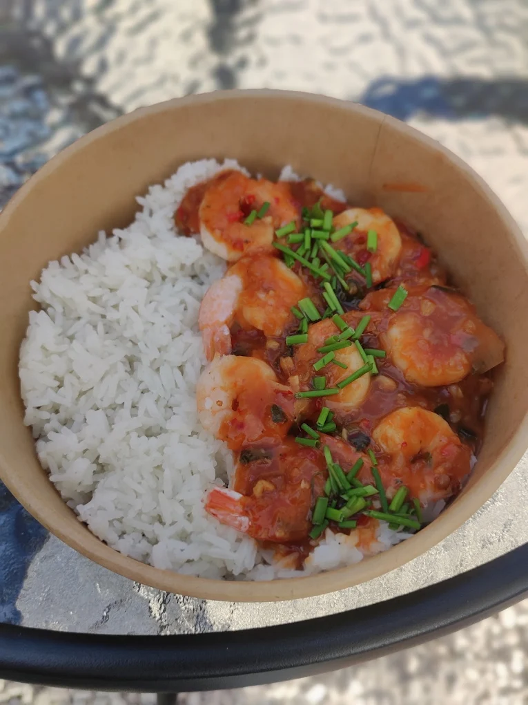 Rice bowl z wieprzowiną w sosie – Rice Me Up! Bielsko-Biała